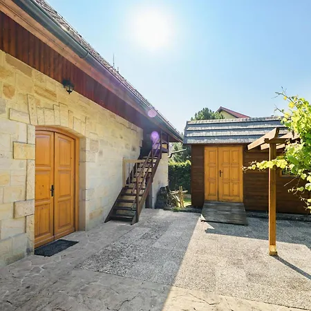 U Kubcu Holiday home